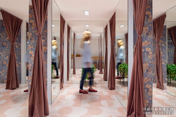 女裝店面裝修設(shè)計效果圖